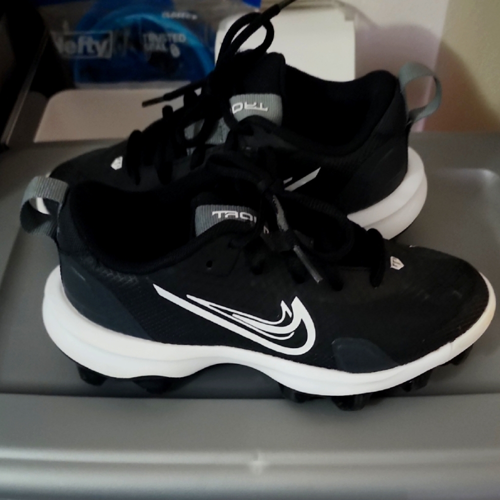 Nike Black and White Sports Cleats